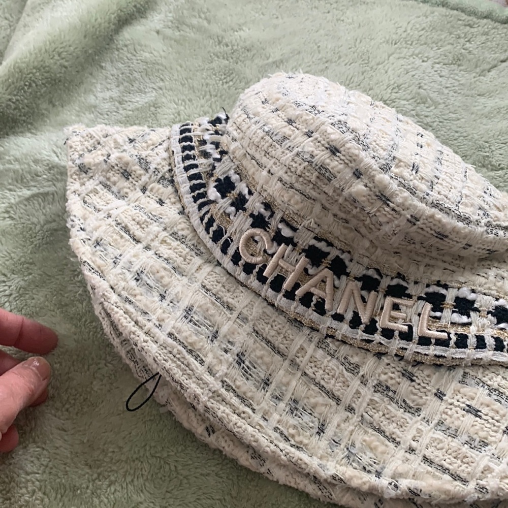 Chanel bucket hat